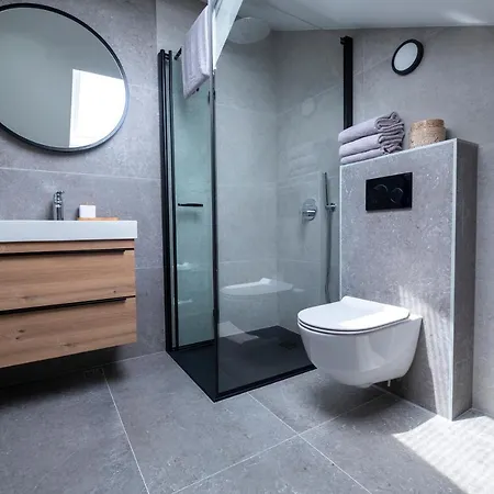 The Jazz Apartment, Old Town Located,free Parking *