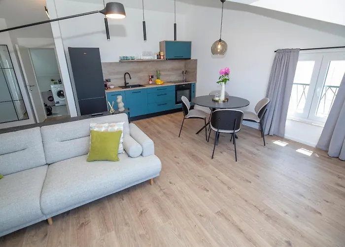 Апартаменти The Jazz Apartment, Old Town Located,free Parking *