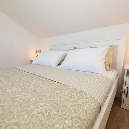 The Jazz Apartment, Old Town Located,free Parking *