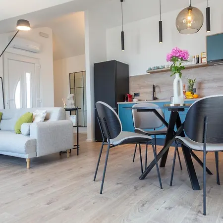 The Jazz Apartment, Old Town Located,free Parking